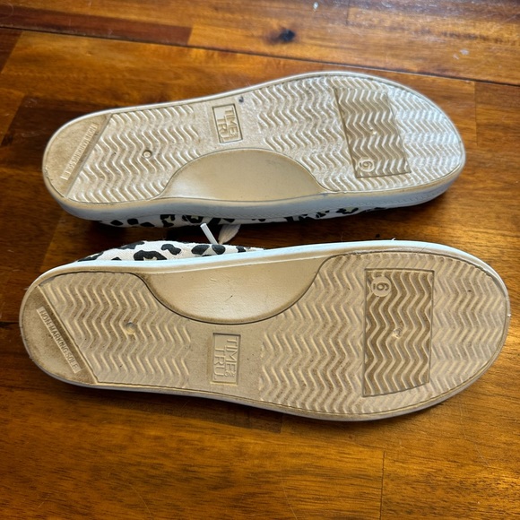 Flats - Picture 9 of 14